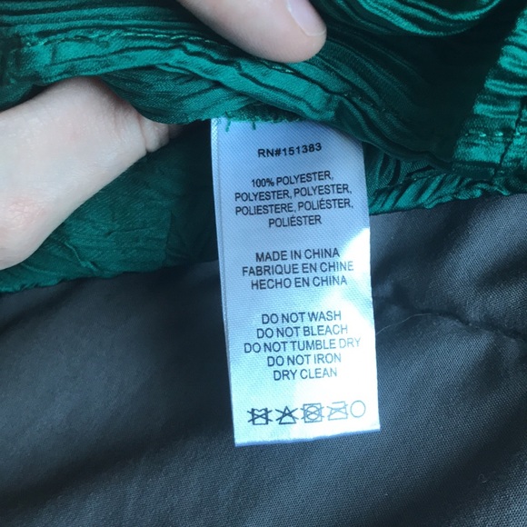 Current Air women’s Small. Vert green textured v- neck 100% polyester brand new - Picture 7 of 7